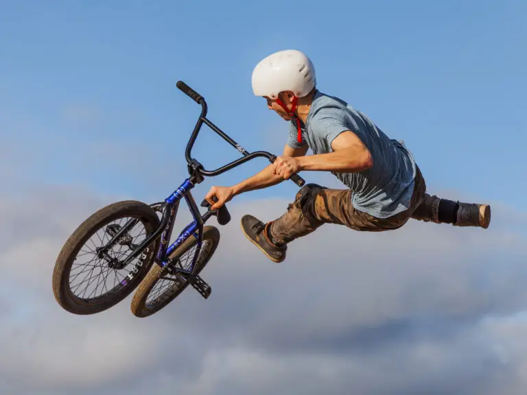The Complete Manual to Dirt Jumping BMX Bikes and Gravity-Defying Stunts